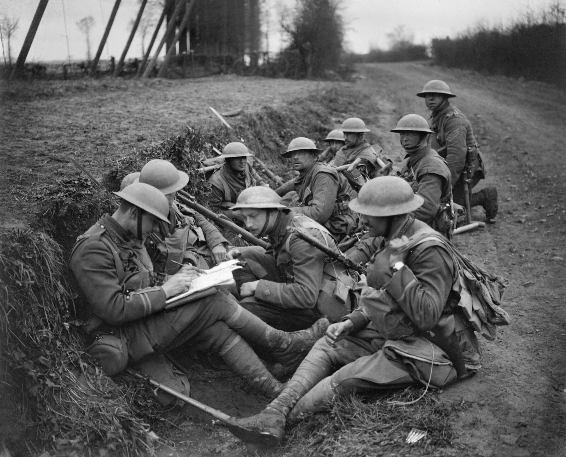 Во время первой мировой войны. Британский солдат ww1 1917 окопы. Langemarck 1914.