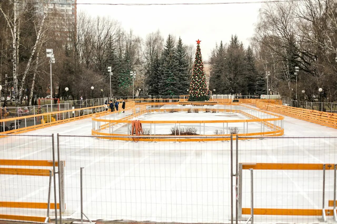 Театральный каток Химки. Каток в сквере Юбилейный Химки. Катки в Химках сквер Юбилейный. Каток Химки Калинина. Каток химки купить билет