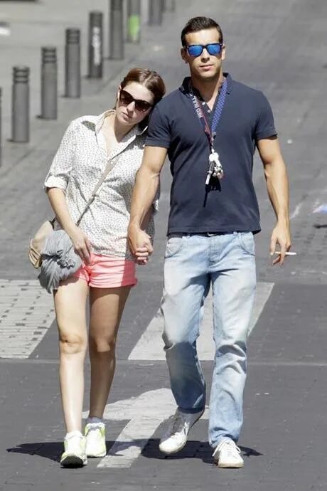 С кем сейчас встречается марио касас 23 Mario Casas And Berta Vazquez Sighting In Marbella January 13 2015 Stock Phot