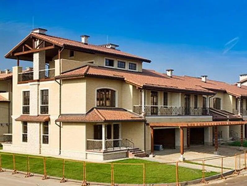 Поселок маленькая италия. Маленькая италия коттеджный поселок новая рига. Маленькая италия истринский район. Поселок маленькая италия. Маленькая италия новая рига.