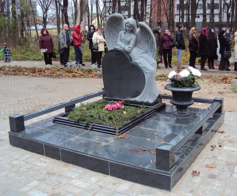 Надгробные надписи эпитафии на памятник родителям. Памятники усопшим. Памятник подростку на могилку. Красивые могилы. Памятники на могилу.