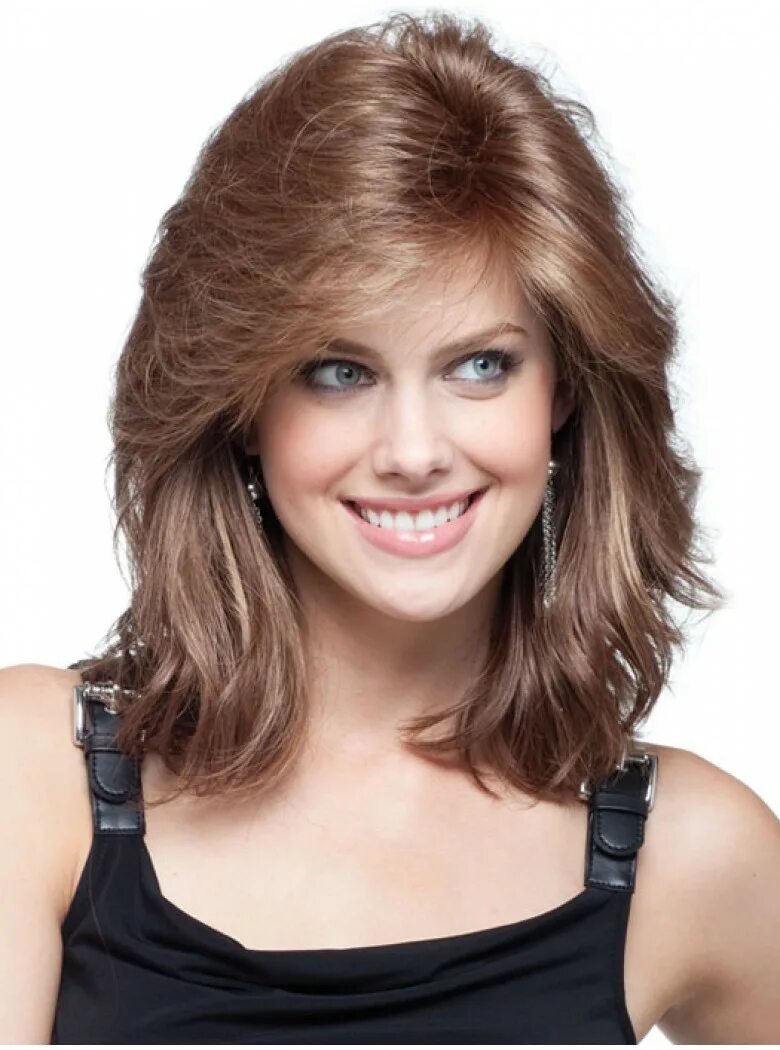 Женские прически. Каскад маллет стрижка. Каре каштан. Стрижки на пышные волосы. Стрижка боб каскад на средние волнистые.