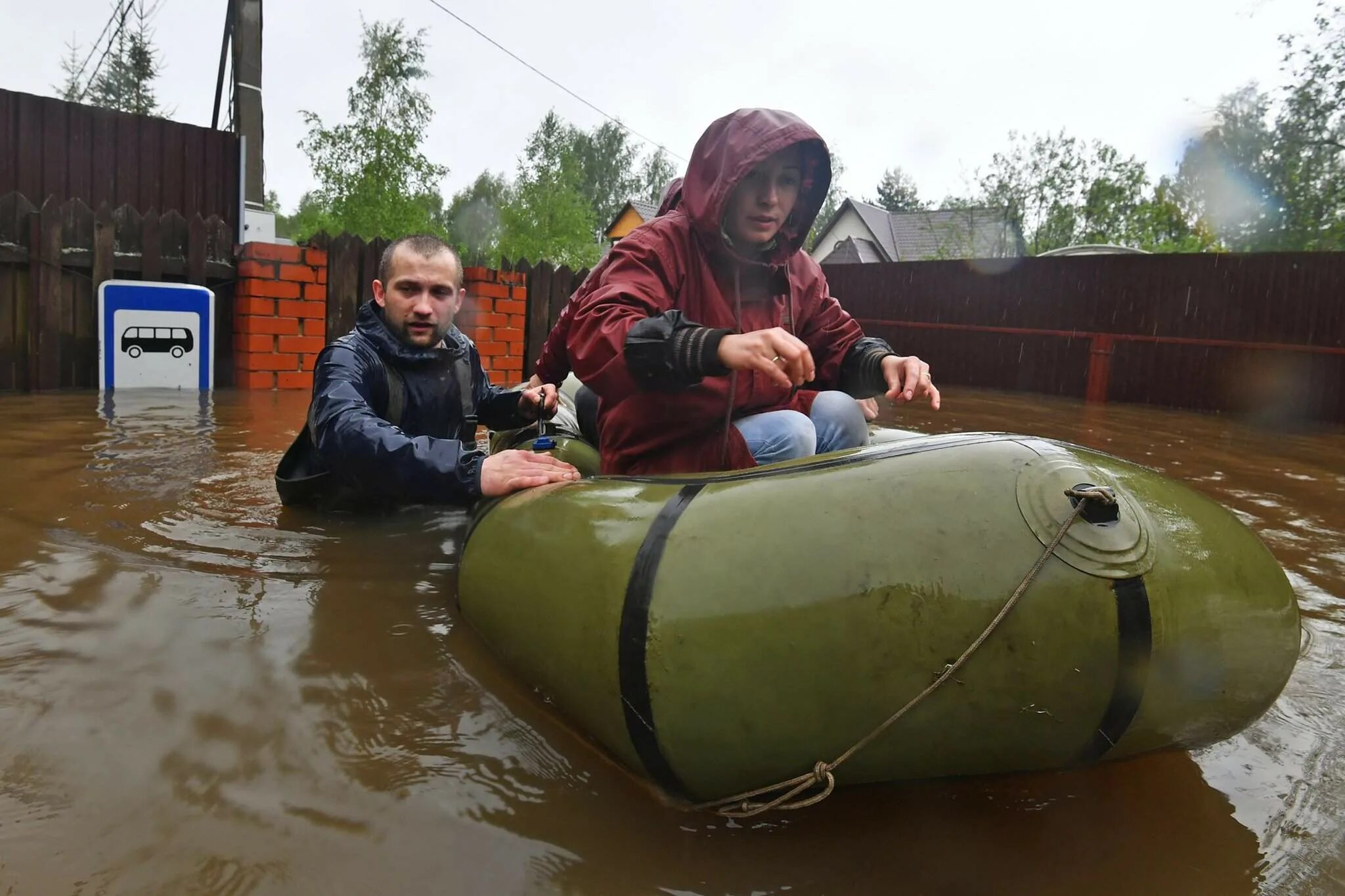 Воря вышла из берегов. Половодье на реке воря.