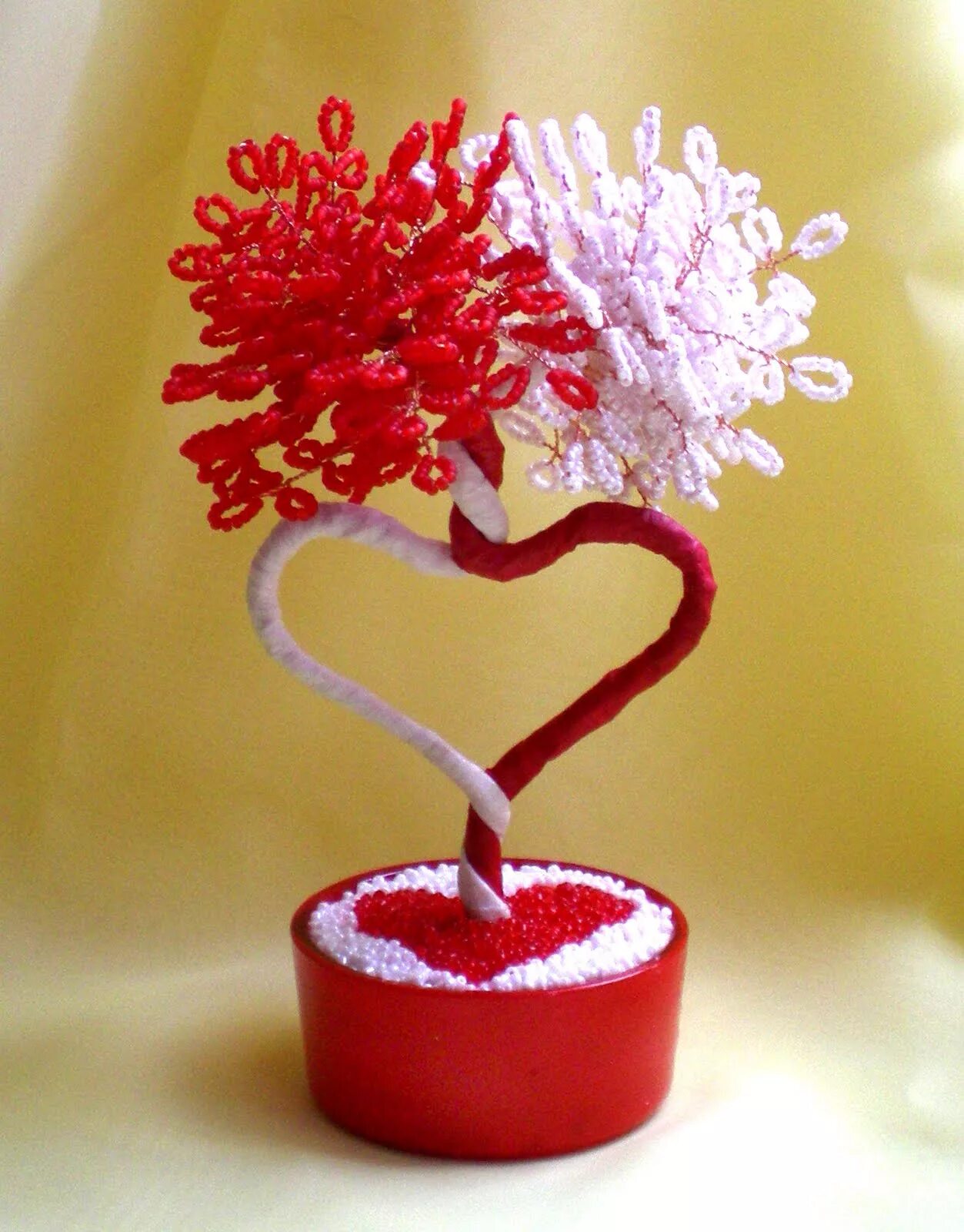 что сделать маме из бисера. сердце из бисера. что сделать маме из бисера. что сделать маме из бисера. кхелька бисера.