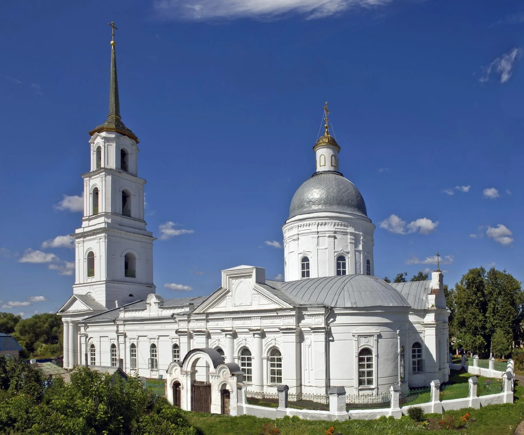 Церковь в туме рязанской области. Тума храм живоначальной троицы. Храм в туме рязанская область. Церковь в поселке тума рязанской области. Рязанская обл тума.