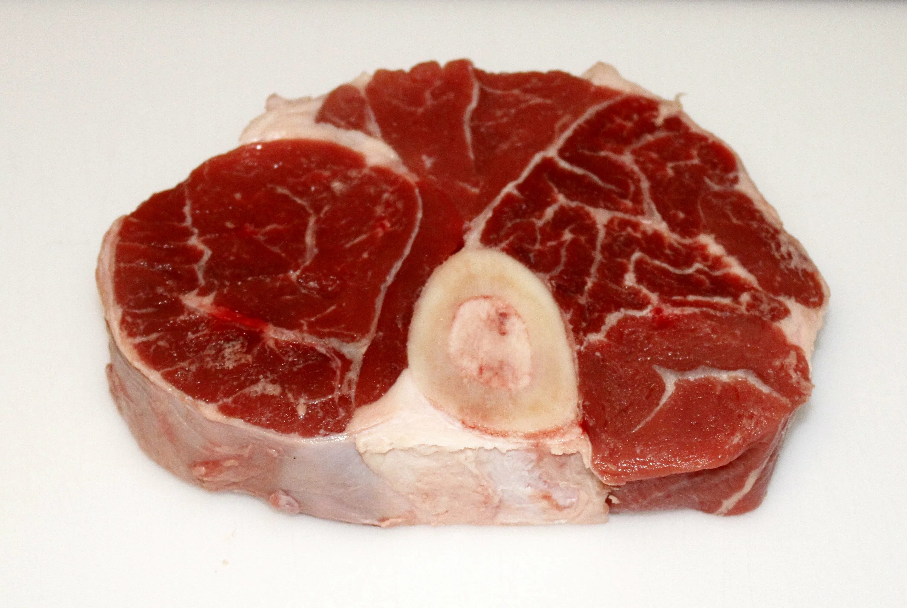 Мясо без крови видеть во. Shank (meat). Shank говядина. Говядина на косточке.