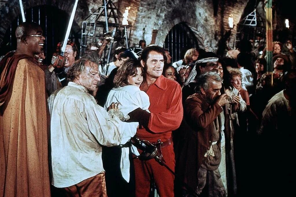 Город головорезов фильм 2019 кадры. Головорезы фильм 1988. Остров головорезов 1995. Джина дэвис в фильме остров головорезов. Дэнни трехо молодой.