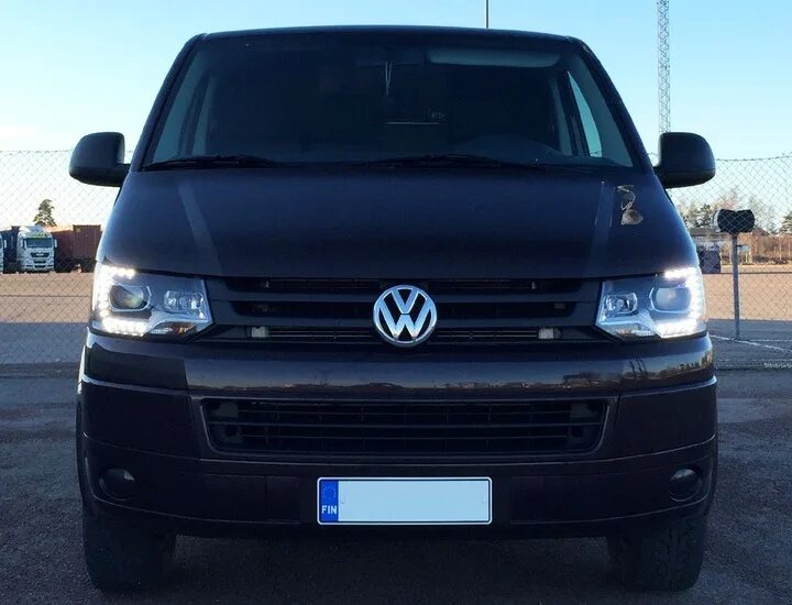 Фара транспортер т5. Volkswagen Transporter t5 led фары. Фара Фольксваген Транспортер т5. ДХО на Фольксваген т5. Черные фары Транспортер т5.