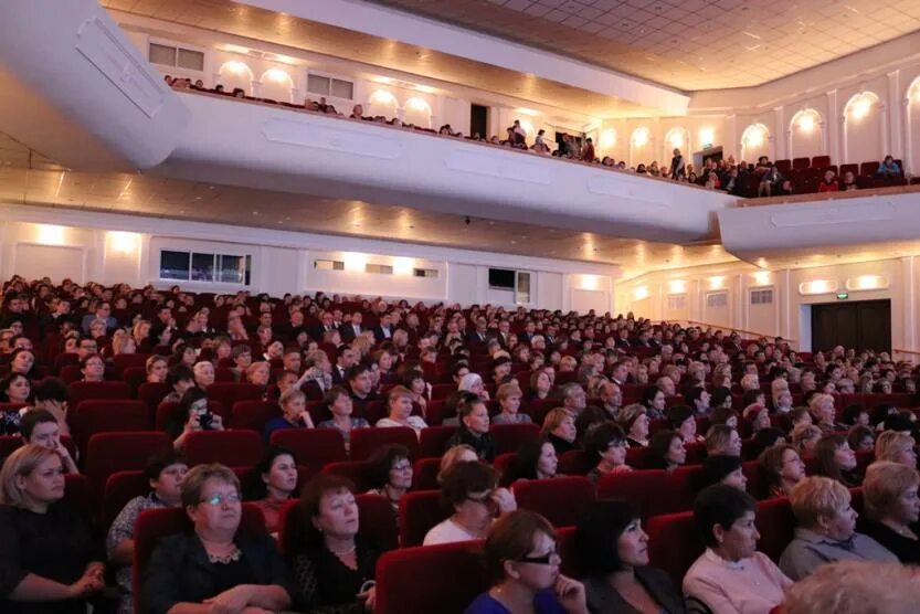 городской дворец культуры обнинск зал. городской дворец культуры зал. городской дворец культуры зал. уфа проспект октября 137 городской дворец культуры. проспект октября 137 гдк уфа.