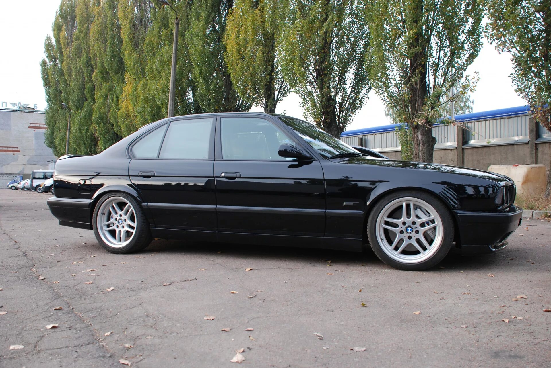 Bmw e34 v12. Бмв м5 е34 двигатель. Сальник углового редуктора камаз 22*34,5 фторкаучук vitocom 17010,. Bmw e34 style. Крышка декоративная под мобильную стойку aisi 304.