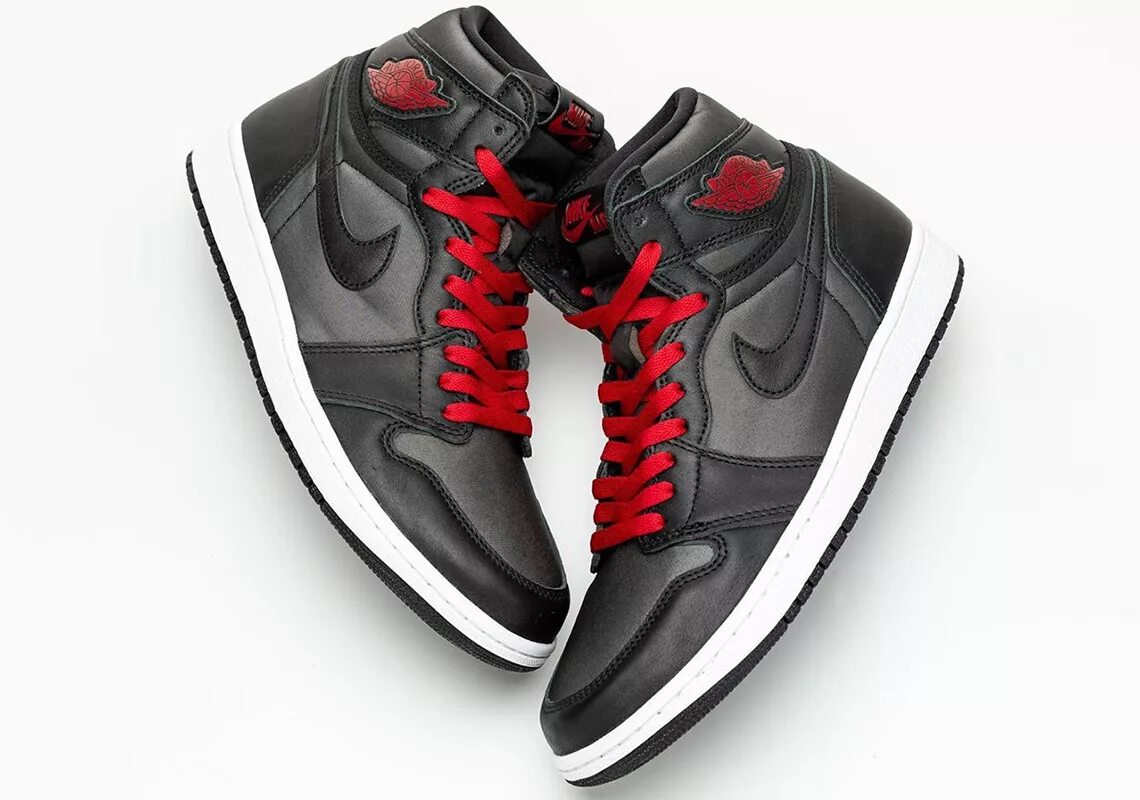 Nike jordan og. Nike Air Jordan 1 Black Red. Nike Air Jordan 1 Black Satin. Nike Air Jordan 1 High og Black Toe. Nike Air Jordan 1 High “Black Satin”.