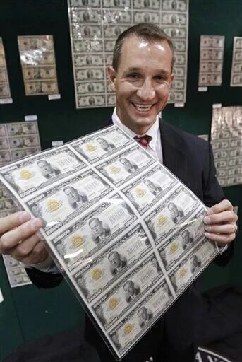 350 000 долларов. 350 000 долларов. Гора денег. 1500 долларов фото. Миллион долларов.