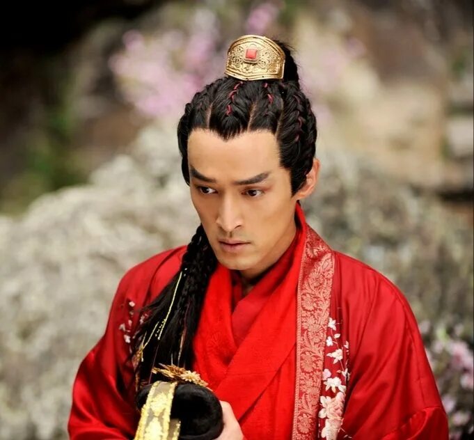 Ху гэ. Ху Гэ китайский актёр. Принц династии Хань дорама. Золотой меч юань 3 небесные шрамы дорама. Меч Сюань юань ху Гэ.