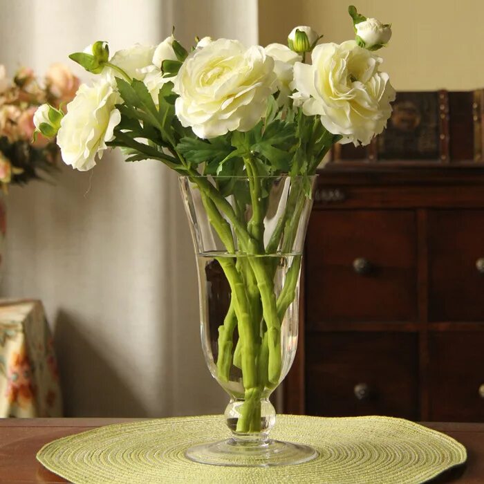 Вазы для живых цветов. Декорирование стеклянной вазы. Флористика в интерьере. Вазы для живых цветов. Букет "белые каллы".