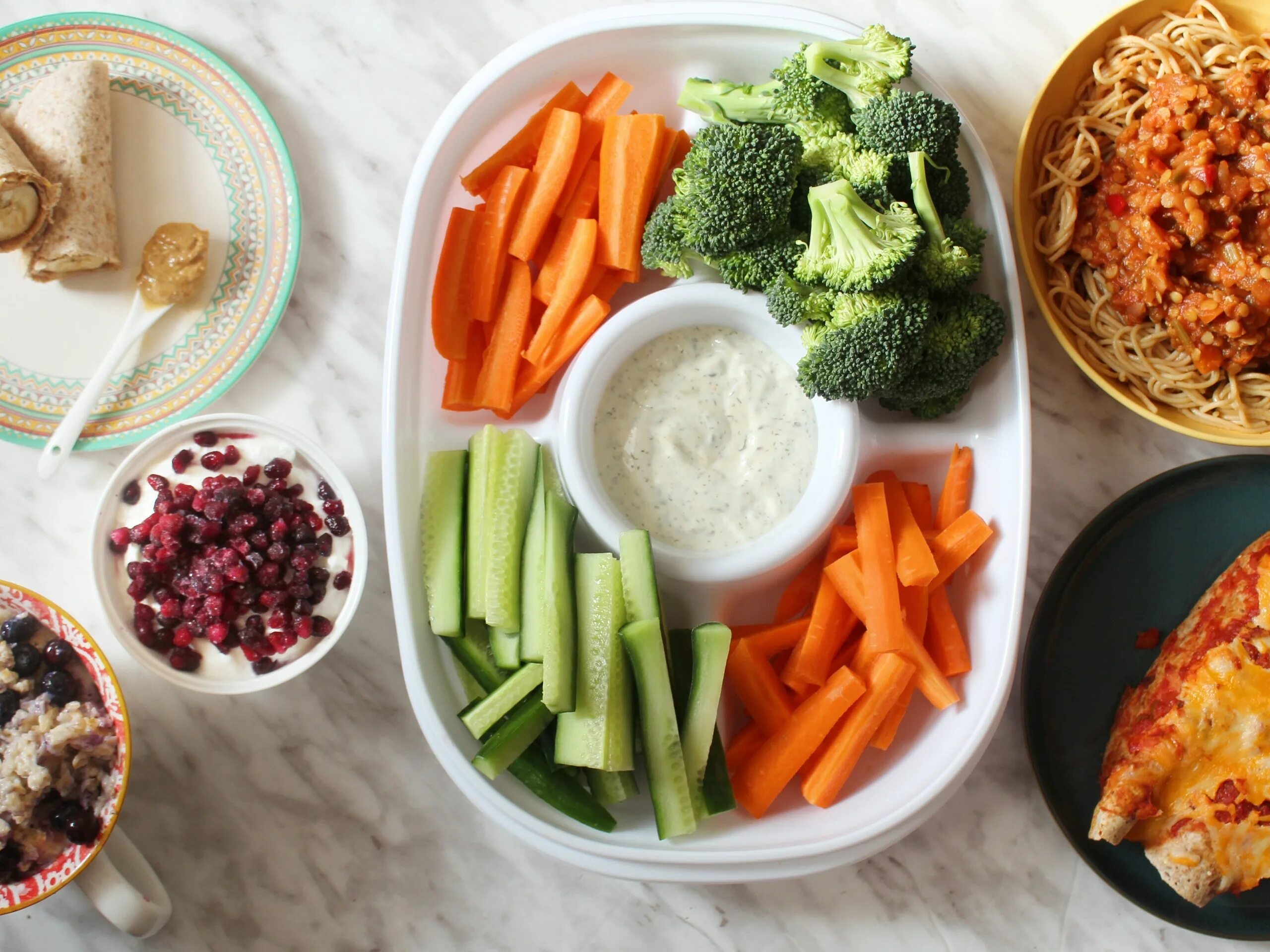 рацион 5 букв. вегетарианский обед меню. диетическая еда. рацион 5 букв. тарелка правильного питания.