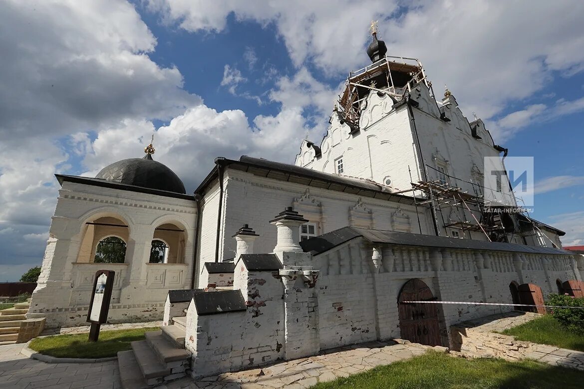 Монастырь успенской богородицы. Успенский монастырь острова-града Свияжск. Свияжский Успенский монастырь Свияжск.