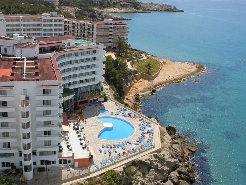 1 4 испания. Салу принцес испания отель салоу принцесс. Салоу испания отели. Ruga-4. Барсело кала винас майорка.