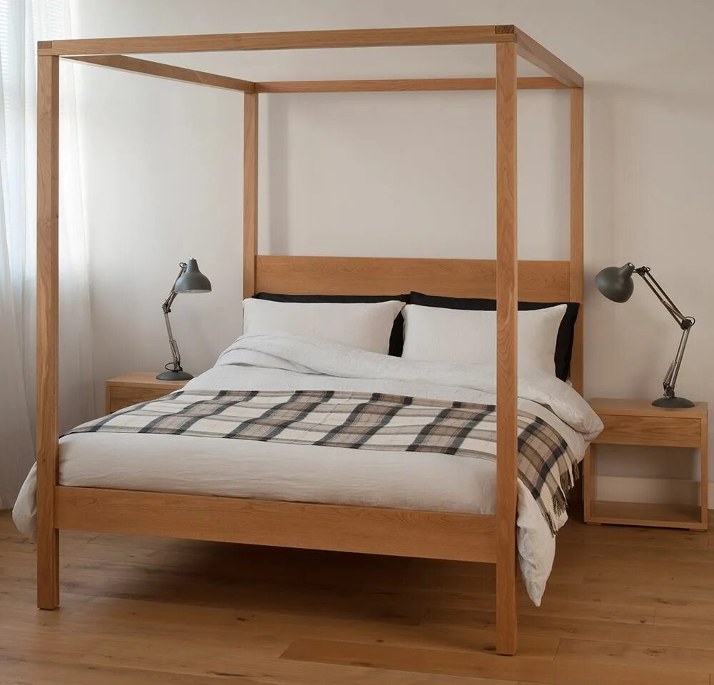 Кровати со стойками. Деревянная кровать с балдахином. Кровать с балдахином. Кровать трансформер b&b italia maxalio. Кровати со стойками.