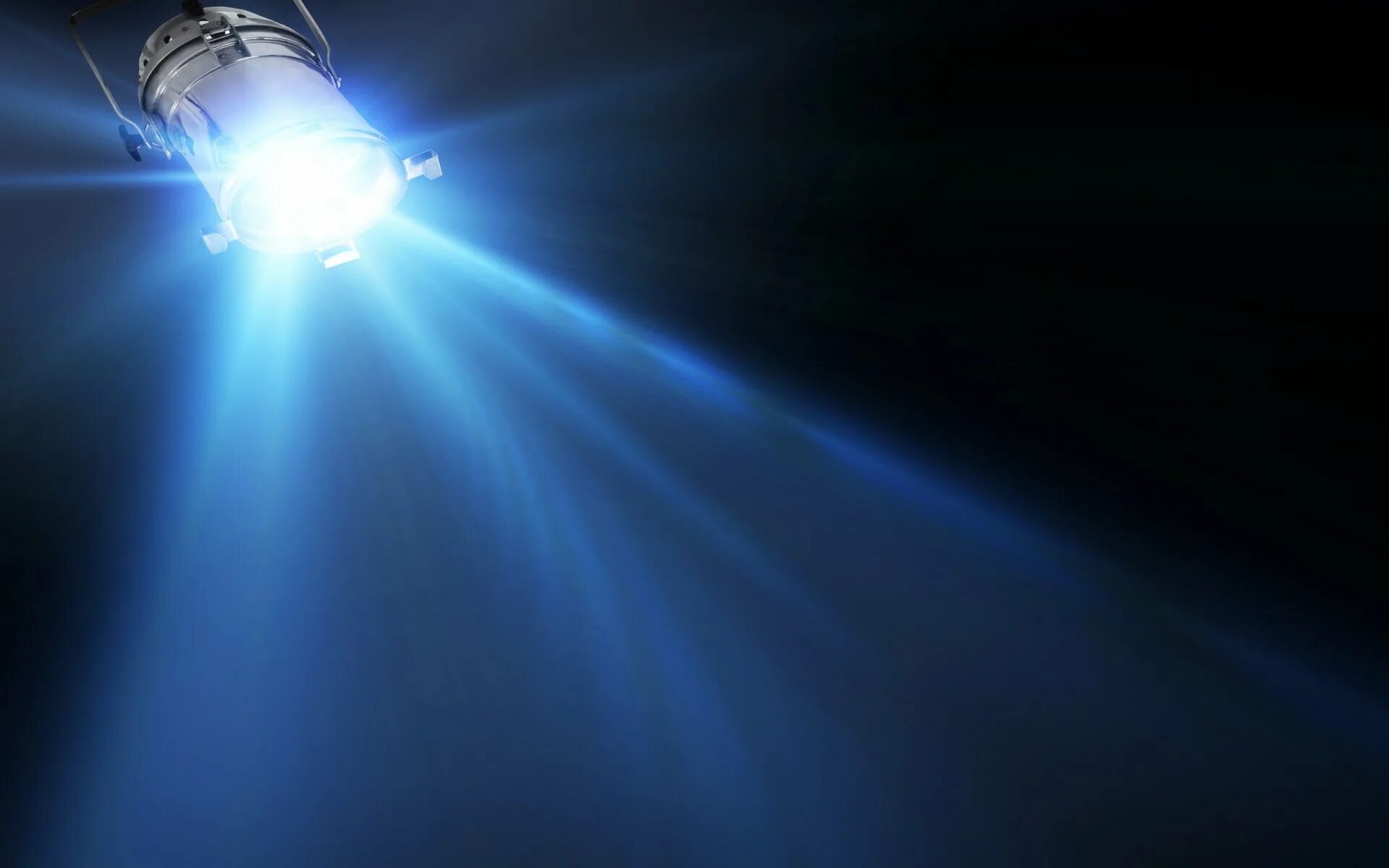 Пустая сцена. Софиты в театре. Софиты сценические. Софиты я иностранец. Иностранец песня кавер.