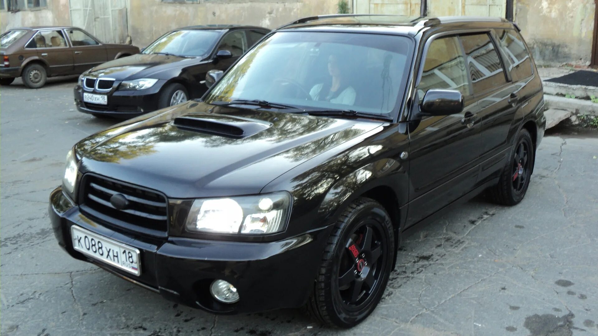 Купить субару владивосток без пробега. Subaru Forester 2002 черный. Subaru Forester sg5 Turbo. Subaru Forester sg9 2.5 Turbo. Subaru Forester 2002 турбо.