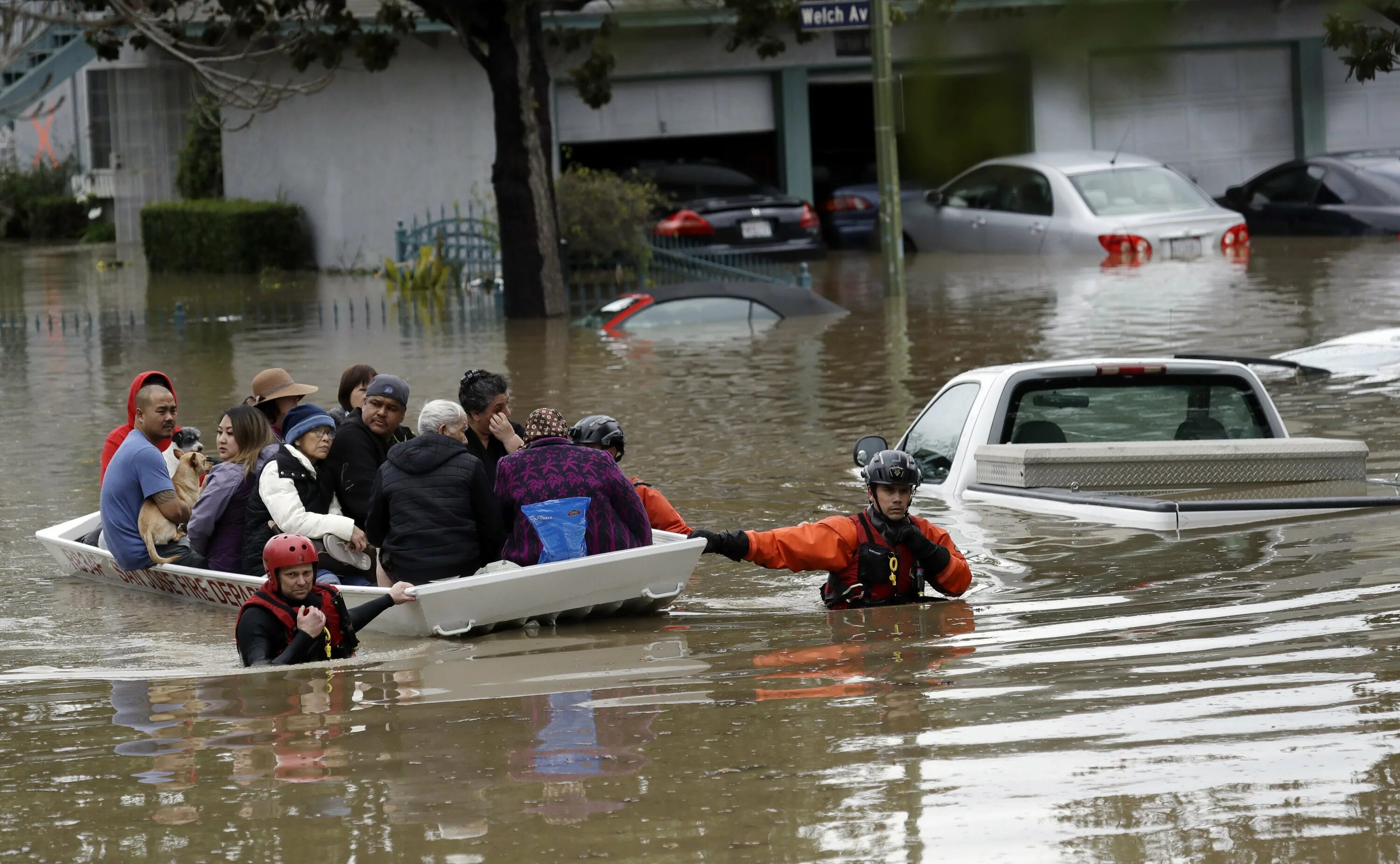 Последние новости про наводнение. Флуд (от англ. Flood — наводнение). Стихийные бедствия наводнение. Затопления наводнения. Тихийны ебедствия. Наводнения.