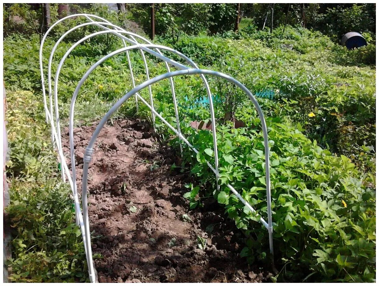 дуги для парника металлические. трубы для дуг парника. каркас для парника palisad 63901. каркас парника. дуги для теплицы из профильной трубы.