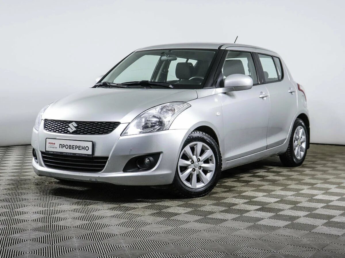 Автомобиль сузуки с пробегом. Suzuki Swift 2012. Сузуки Свифт 2011. Сузуки Свифт 2. Suzuki Swift IV.