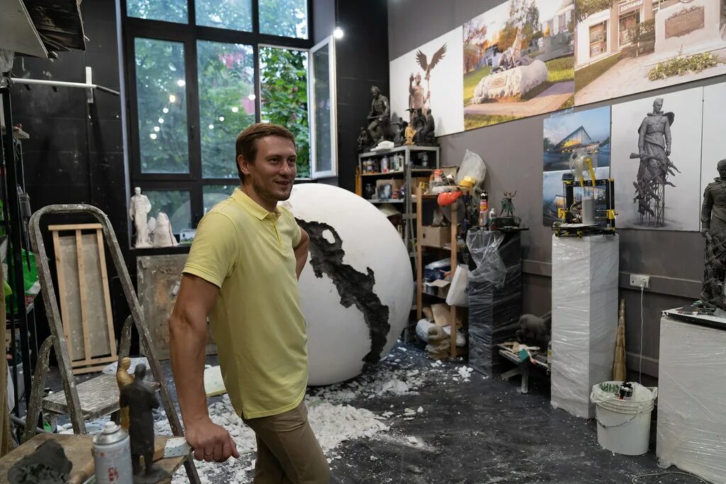 Андрей коробцов скульптор. Андрей коробцов скульптуры. Скульптор ржевского мемориала андрей коробцов. Андрей коробцов ржевский мемориал. Скульптор андрей коробцов и архитектор константин фомин.