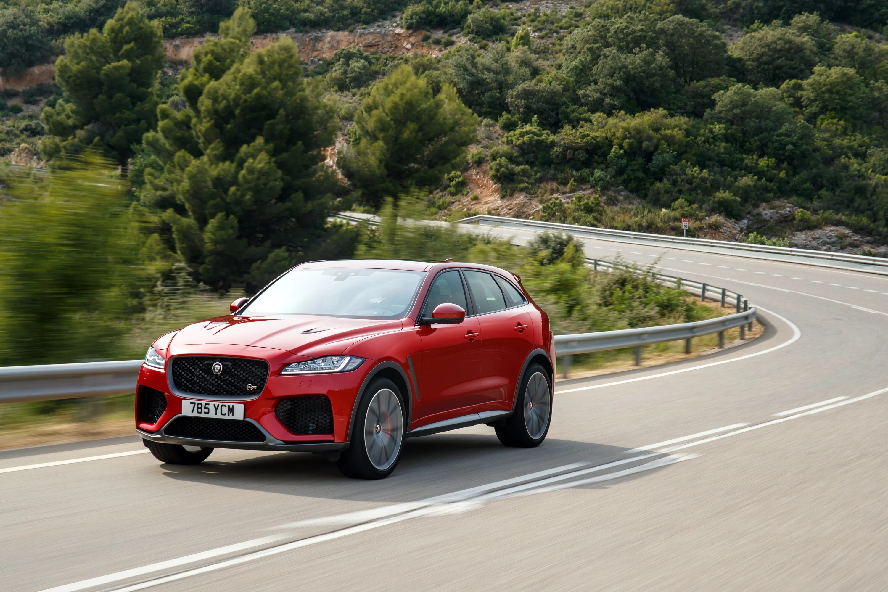 Jaguar f pace 2018. Ягуар f pace 2018. ягуар ф пейс 2018. ягуар 2019 svr. jaguar f-pace red.