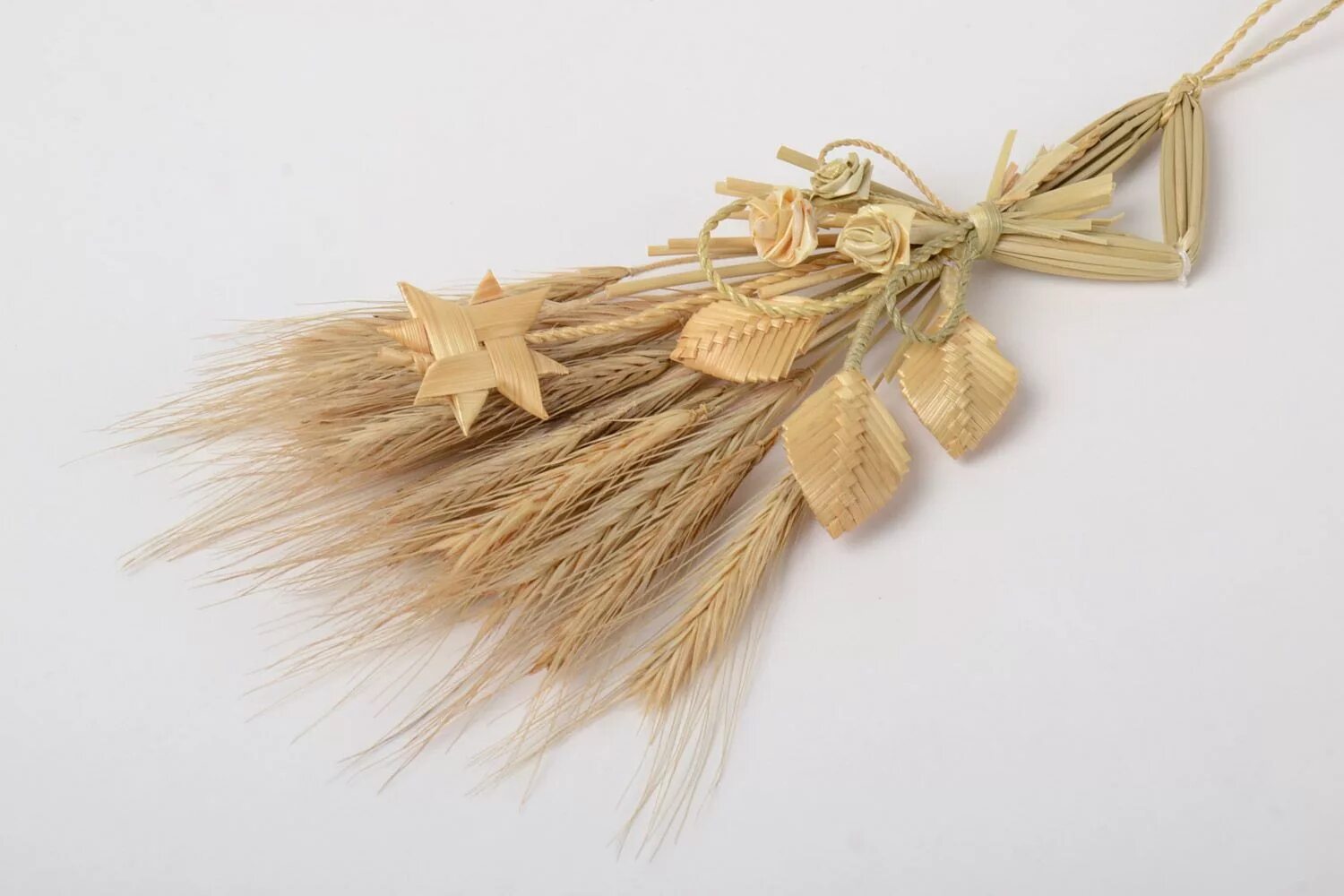 солнышко из лыка. кукла стригушка мастер класс. соломенный бычок своими руками из соломы. лыко солнце. куколки-масленицы из лыка.