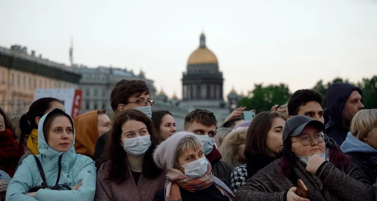 Rbc ru society. Жители СПБ. Санкт Петербург Пандемия. Местные жители Санкт Петербурга. Убыль населения.