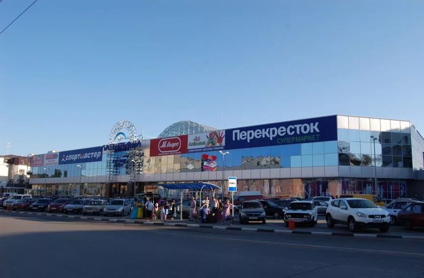 Тц лазурный саратов. Тц лазурный энгельс внутри. Лазурный центр энгельс. Энгельс торговый центр лазурный. Детский мир тц лазурный энгельс.