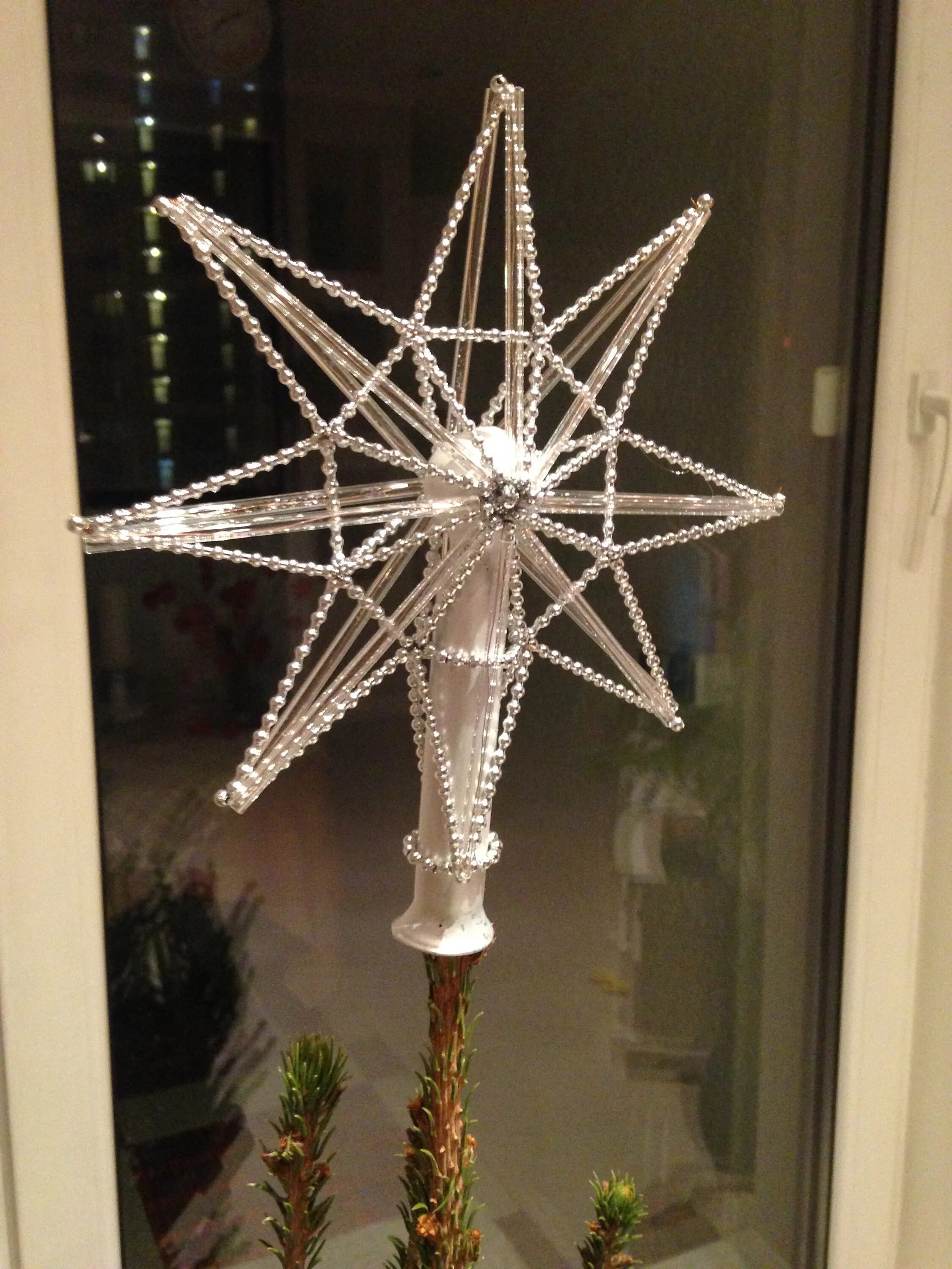 Звезда из фетра на верхушку елки. Елка со звездой на макушке. Звезда на елку своими руками. Как сделать звезду на макушку елки. Украшение на макушку елки.