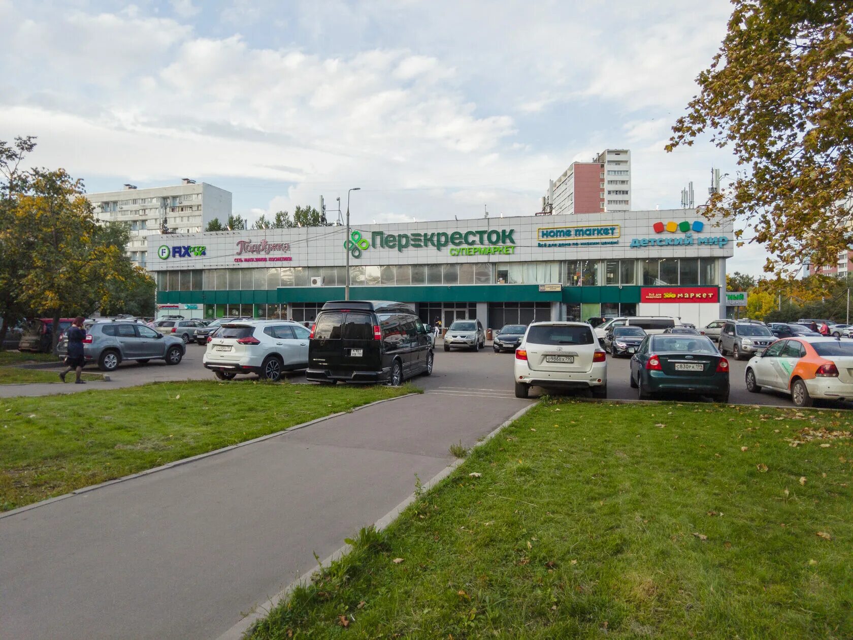 Жд станция крюково. Зеленоград район крюково. Парк крюково зеленоград. Жд вокзал крюково зеленоград. Зеленоград район крюково.