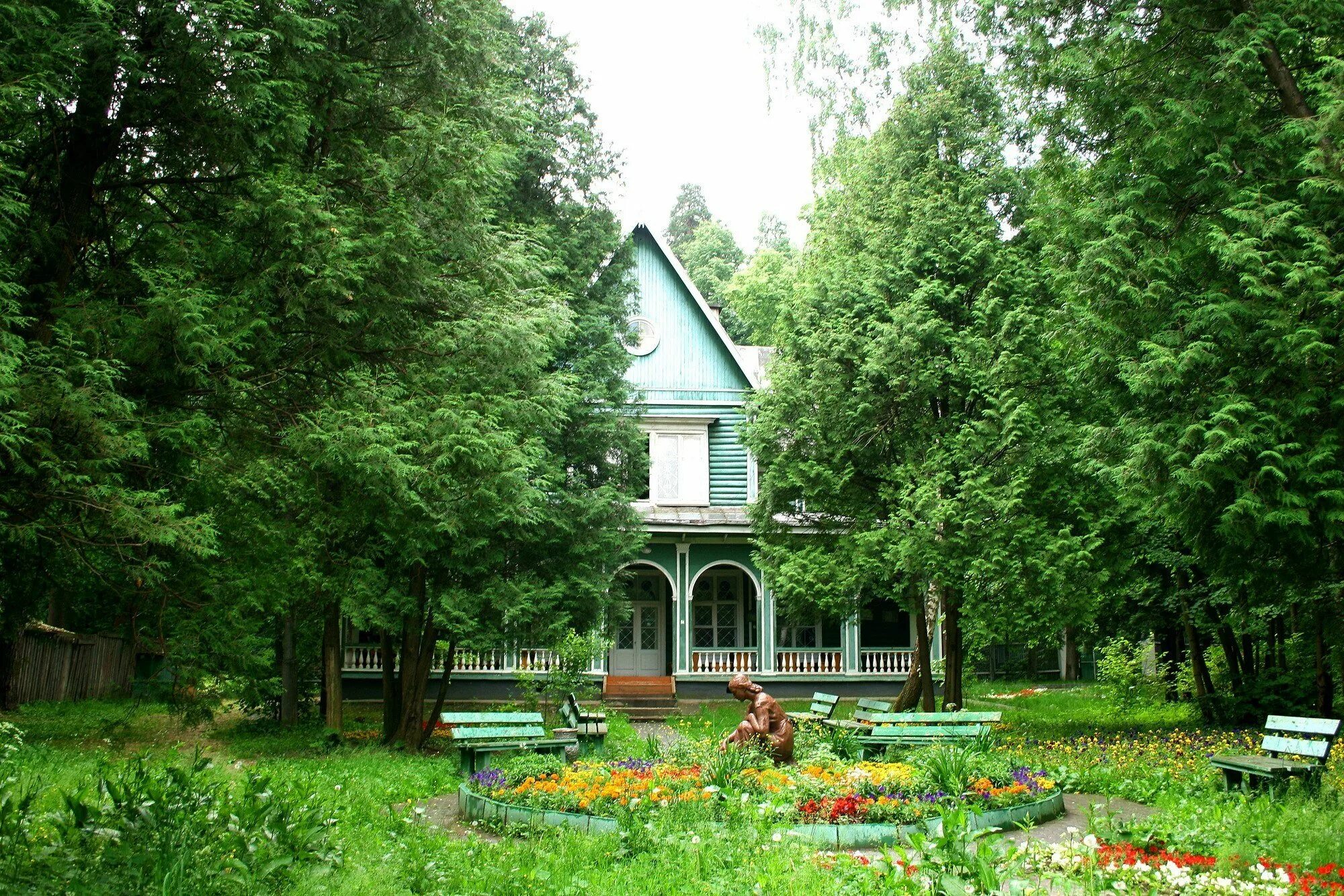 Лосиный остров мытищи. Парк заповедник лосиный остров. Лосиный национальный парк. Лосиный заповедник в москве. Лосиный остров национальный парк дендрарий.