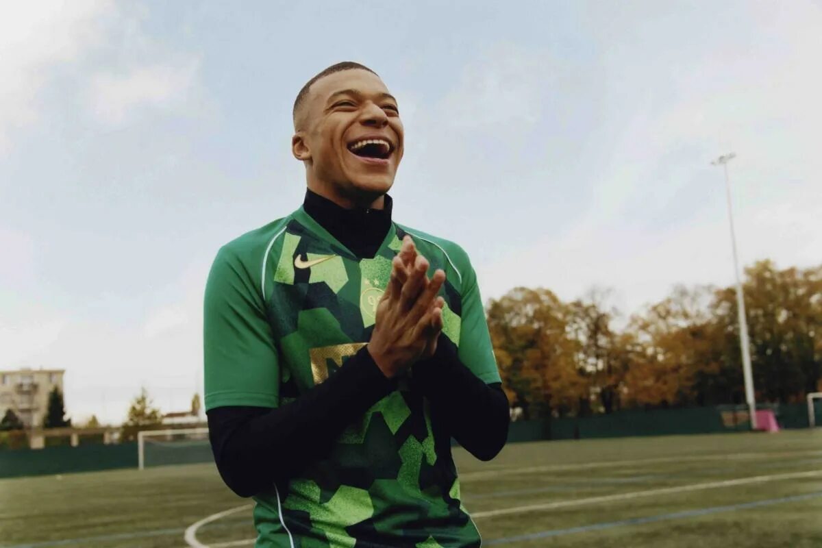 Мбаппе Nike. Nike Kylian Mbappe. Nike merkurioyal Mbape 2024. Рубашка найк Мбаппе. Найк мбаппе