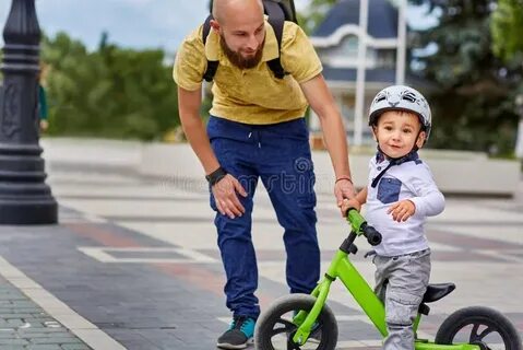 Почему сына едет
