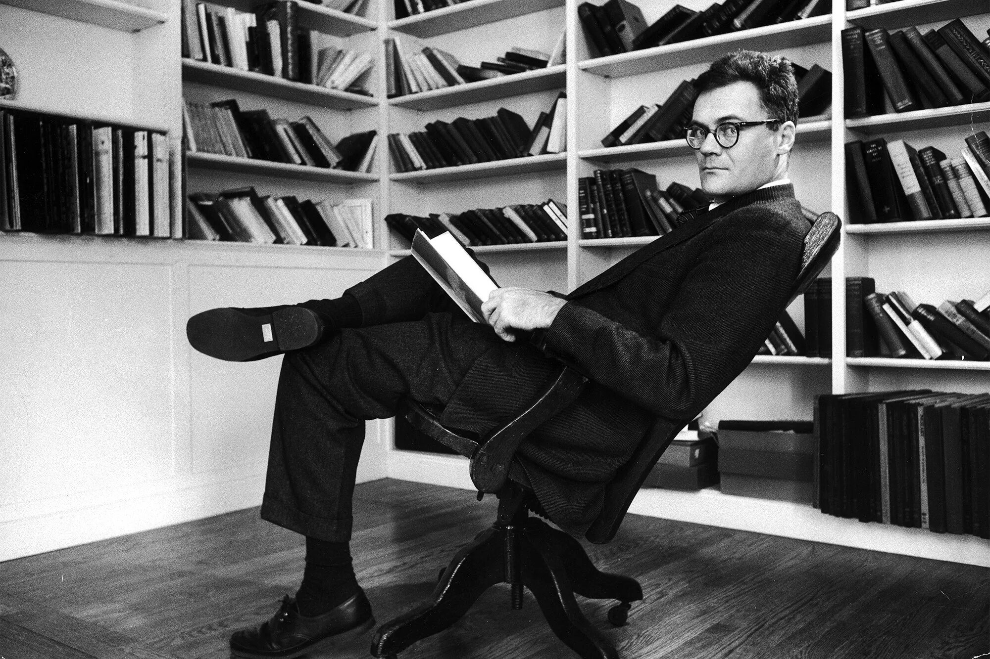 Тяжелая жизнь писателя. Robert Lowell.