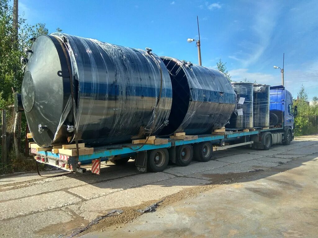 Нефтегазовый сепаратор гермес-урал. Резервуарный парк ргс. Оборудование резервуаров. Резервуар дизельного топлива ргс. Айрон технолоджи.