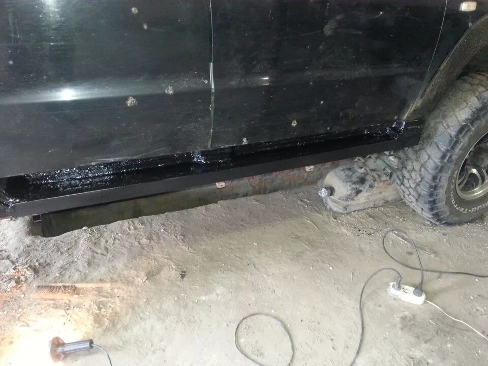 Замена порогов профильной трубой. Профильная труба в пороги ваз 2107. Замена порогов профильной трубой. Пороги из профильной трубы на ваз 2110. Пороги из профильной трубы на ваз 2115.