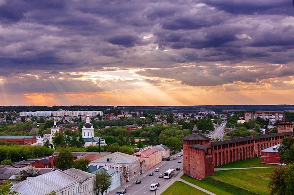 Коломна лучший город. Коломенский кремль московская область. коломенский кремль коломна вид сверху. коломна древний город. коломна площадь города.
