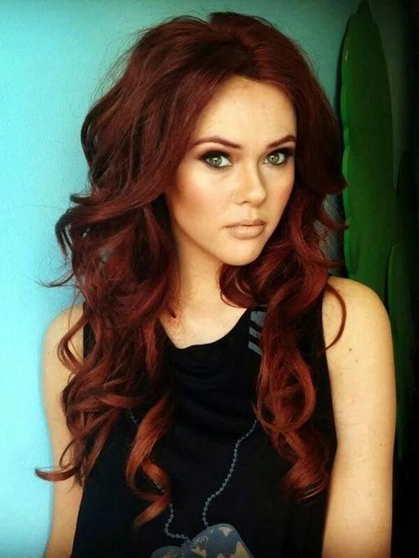 Медно каштановый махагон. Reddish brown цвет. Цвет волос каштан махагоновый медный. Медный обурн цвет волос. Медно каштановый махагон.