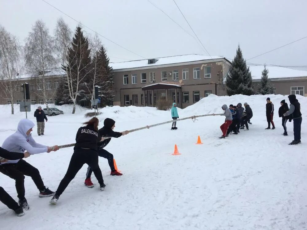 Колледжи барнаула день открытых дверей. Каток "Обь". АГК Барнаул соревнования. Барнаульские колледжи и техникумы. Выходные у студентов.