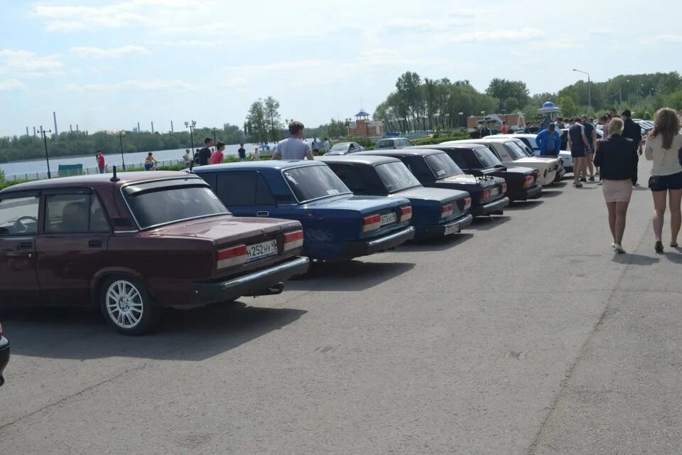 Квадроберы сходки. Квадроберы начали размножаться в питере. Мужская сходка. Квадроберы начали размножаться в питере. Екатеринбург сходка квин.