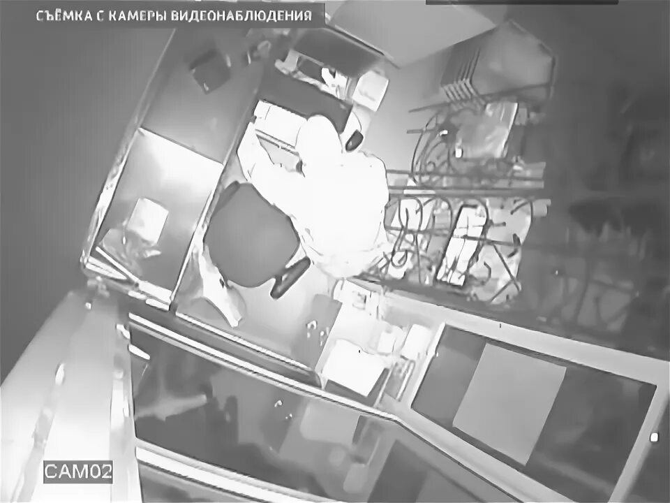 С камер видеонаблюдения насилие. Призрак на камере видеонаблюдения. Попало на камеру видеонаблюдения. Попало на камеру видеонаблюдения. Странные существа заснятые на камеру.