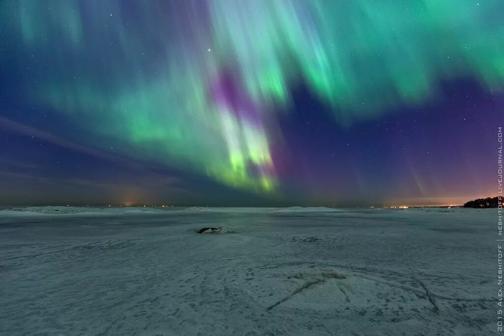 Город Тикси Северное сияние. Амдерма Северное сияние. Северное сияние в Якутии. Море Лаптевых Северное сияние.