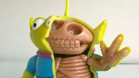 Странные игрушки