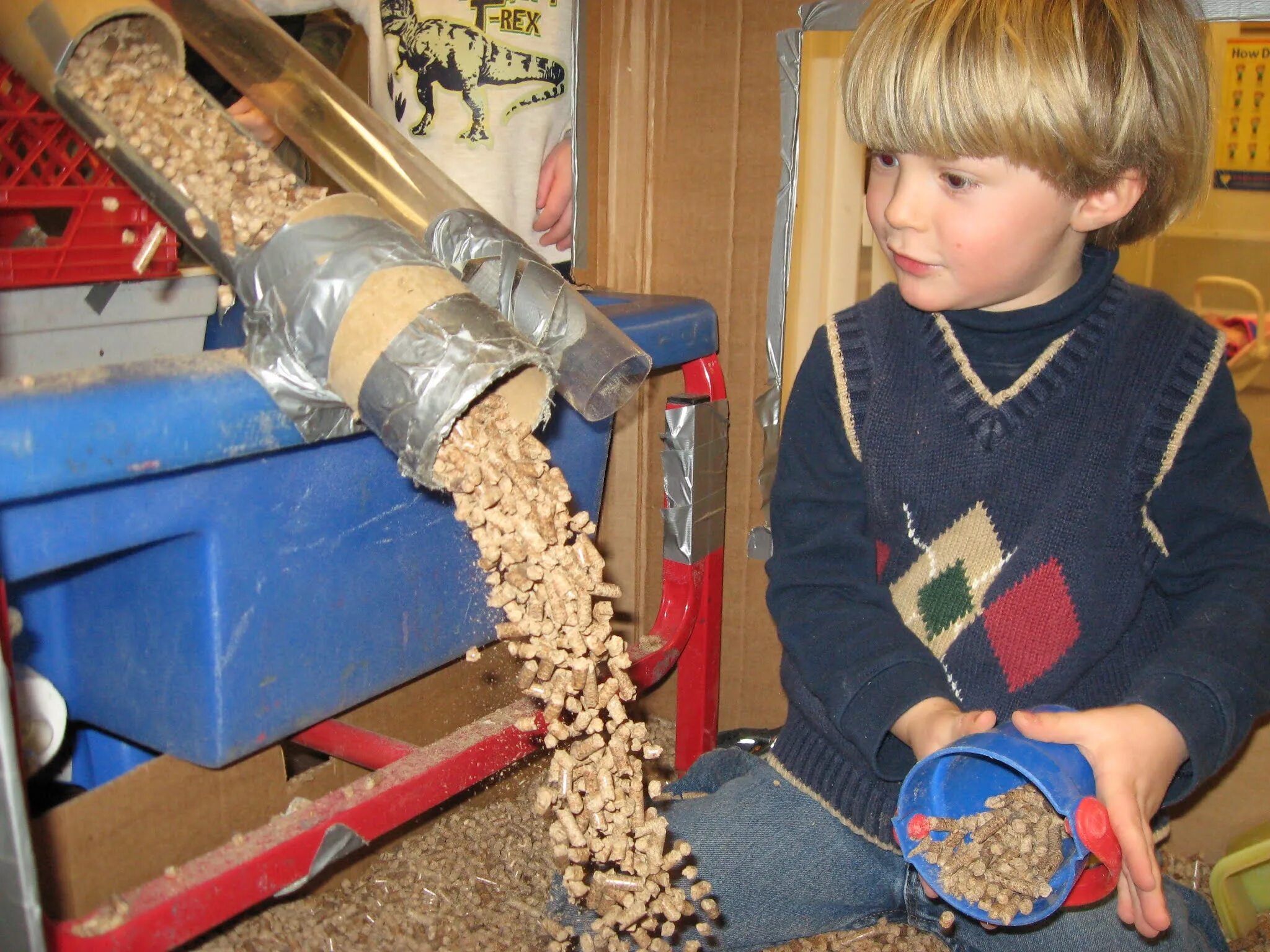 гидравлический пресс для брикетов пб15. как сделать опилки своими руками. пресс для брикетов из опилок ппг 2000. дрова из опилок оборудование. щепорезка для копчения.