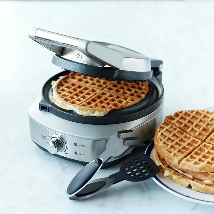 Какую вафельницу выбрать. Clatronic электрическая вафельница WA 3606. Waffle maker вафельница. Электровафельница Борк. Classic Round Waffle maker.