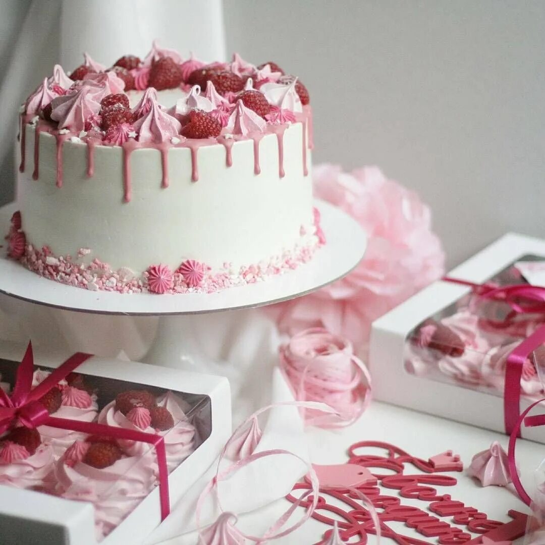 Розовый торт. РОЩАВЫ торт. Красивые торты. Красивый розовый торт. Фото розовых тортов
